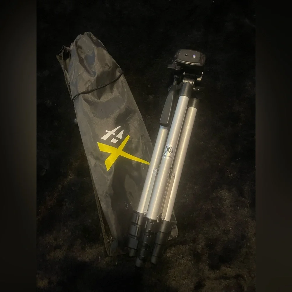 Camera tripod with carry bag NEW